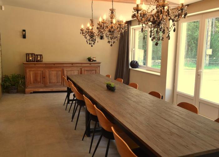 10 people Le Coin Perdu