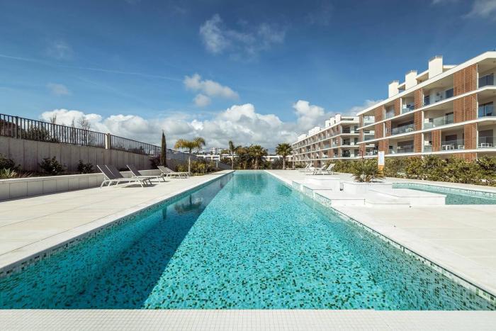 Green View Studio with Pool