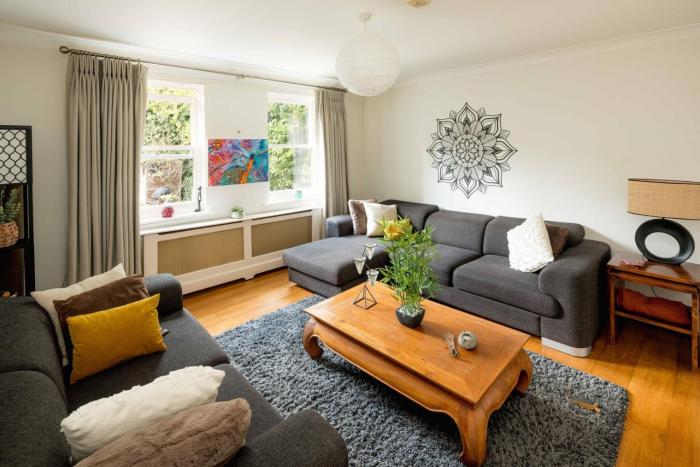 Sydenham Haven: 2-Bedroom Retreat by the Park