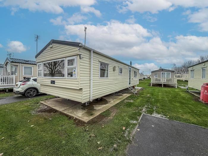 Lovely 6 Berth Caravan At Seawick Holiday Park, Essex Ref 27005Mv