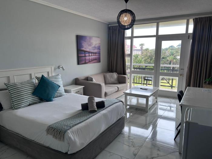 157 Brookes Hill Suites near the beach