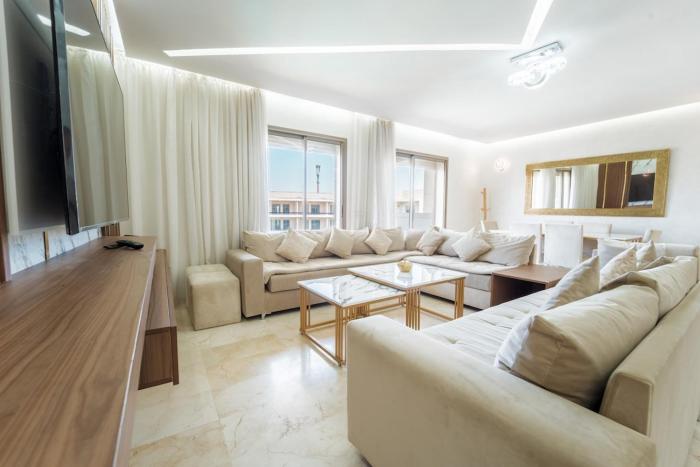 Luxury and Comfort, High-Speed Wi-Fi, Big Terrace, Pool
