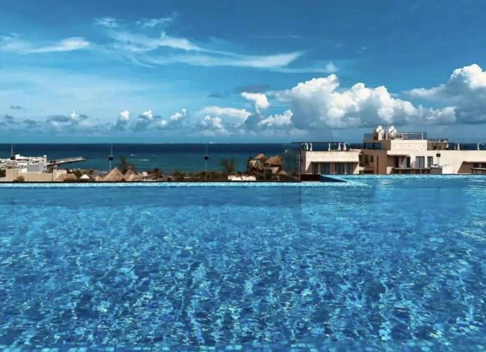 Playa Retreat with Pool, near 5th Avenue & beach