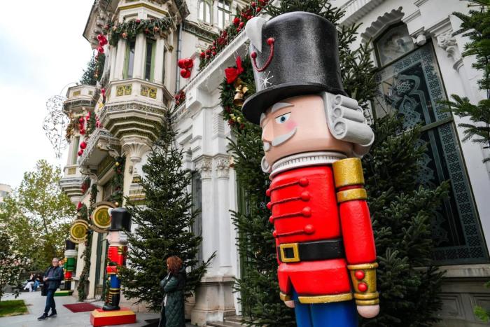 Christmas Market Apartment