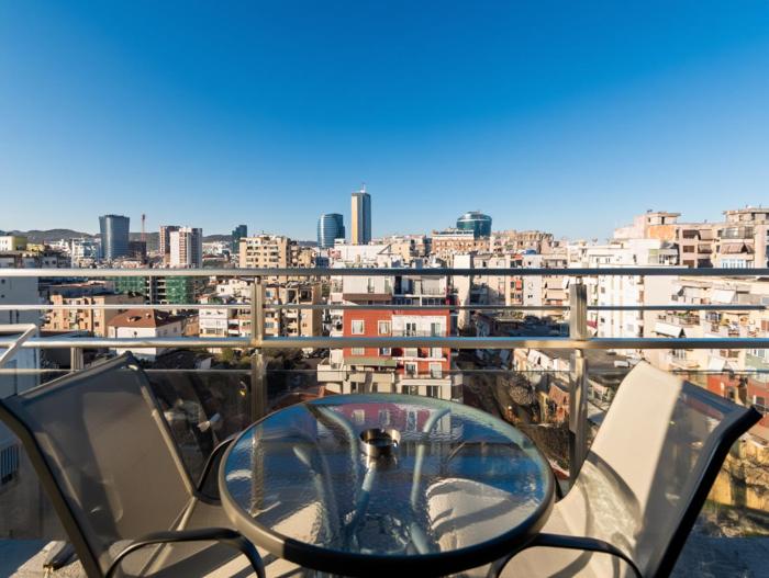 Skyline Sunset & City View - Modern 1BR Central Tirana