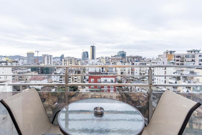 Modern 1BR Skyline City View - Central Tirana
