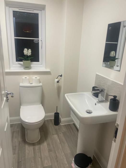 Cozy Bridgwater Taunton Contractor House