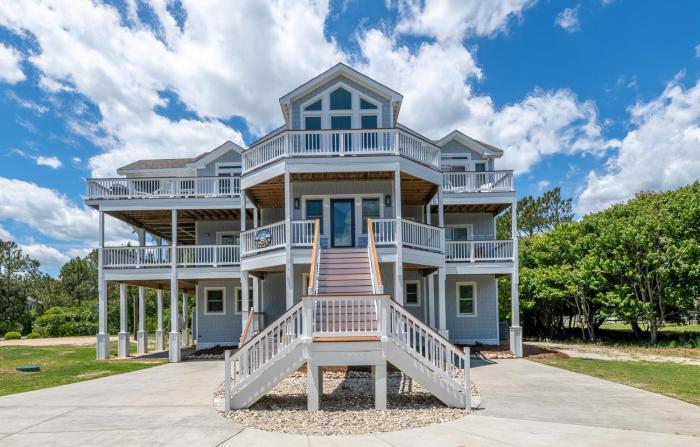 The Whistling Oyster - Corolla Village, Oceanside, 460 Yds to Beach, Pool, Hot Tub, Pool Table