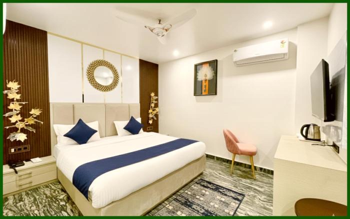 HOTEL - P & D - PALACE Near Kashi Vishwanath Temple - Fully Air Conditioning With Free Wi-Fi Facilities - BEST HOTEL IN VARANASI