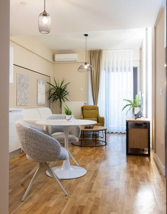 Cozy Suite Among the Highest Floors - Free Parking