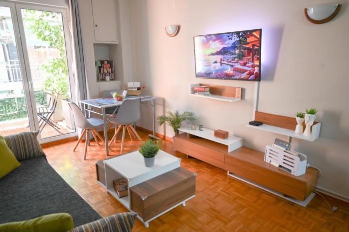 Limping Johns Bright City Apartment - Athens Heart