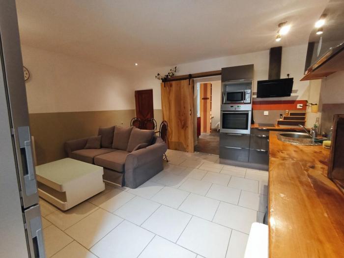 Appartement 2 pièces avec petite terrasse - Centre-ville