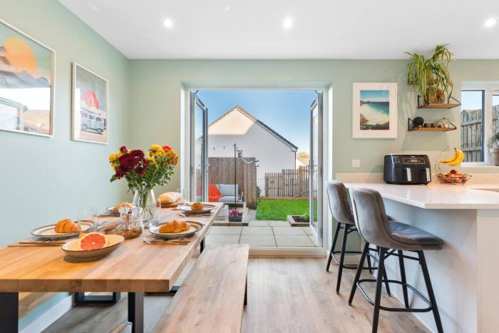 Peaceful cottage near beaches - Bickland View