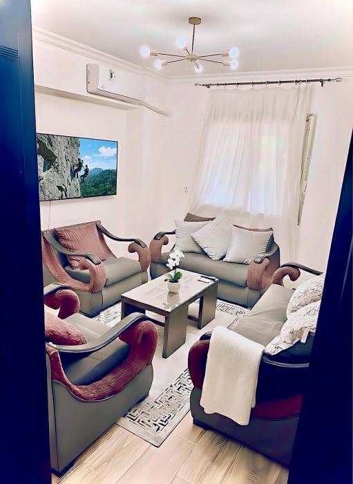 Elegant Apartment at Sheikh Zayed Compound