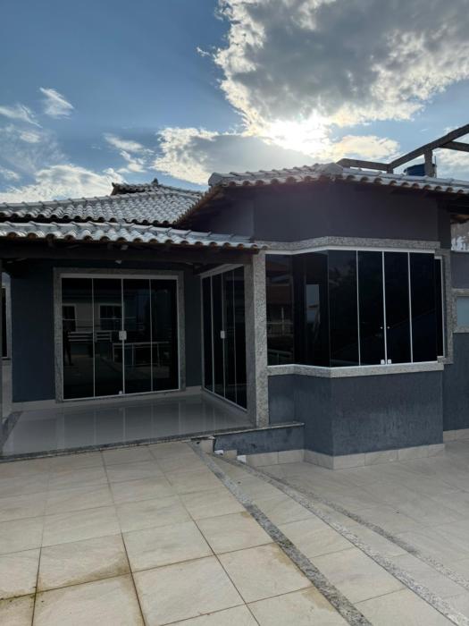 Casa com piscina e 3 Quartos condomínio dos pássaros