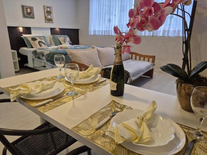 SES24 Lindo Studio Completo - Espaçoso - Excelente Localização