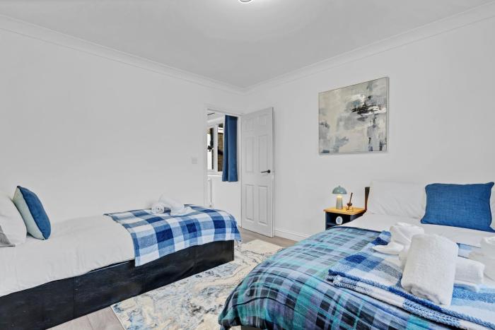 The Central Suite Modern 2 Bedroom Flat