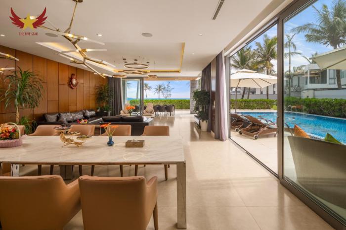 The Five Stars Villa 7 Bedrooms Beachfront