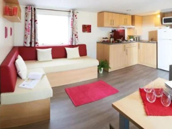 Mobil-home avec Terrasse à Hyères - 30m² pour 4 personnes - API-1-52-1076