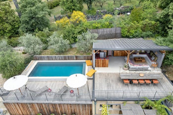 House With Rooftop Terrace And Pool In Lourmarin
