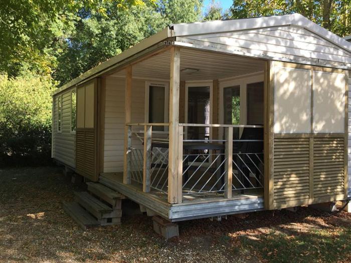 Mobil home spacieux avec terrasse à Luynes pour 7 personnes - API-1-52-1149