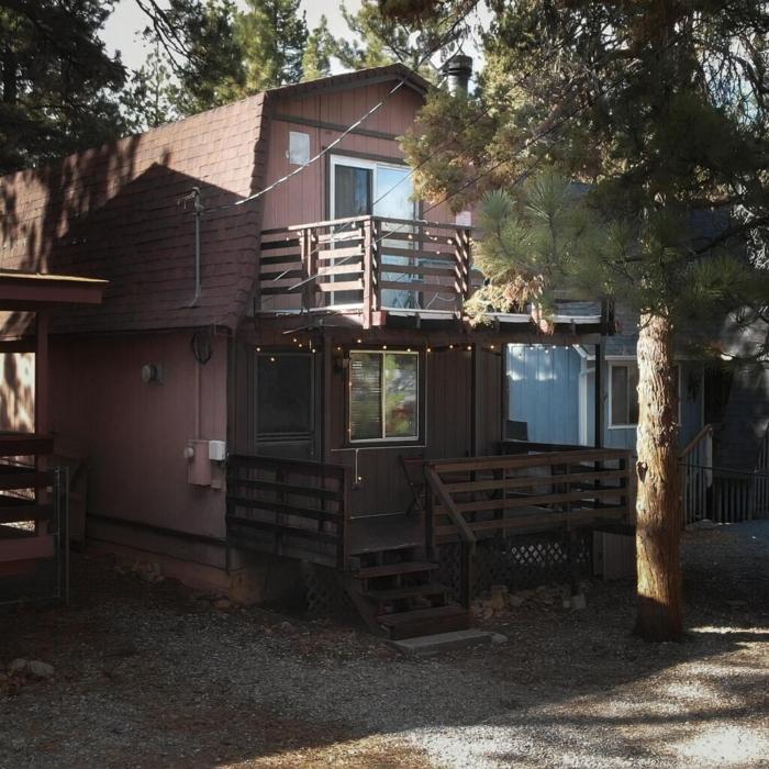 Cozy Cabin Among The Pines