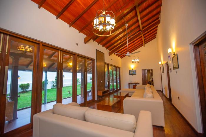 T Villa Tenkallagoda