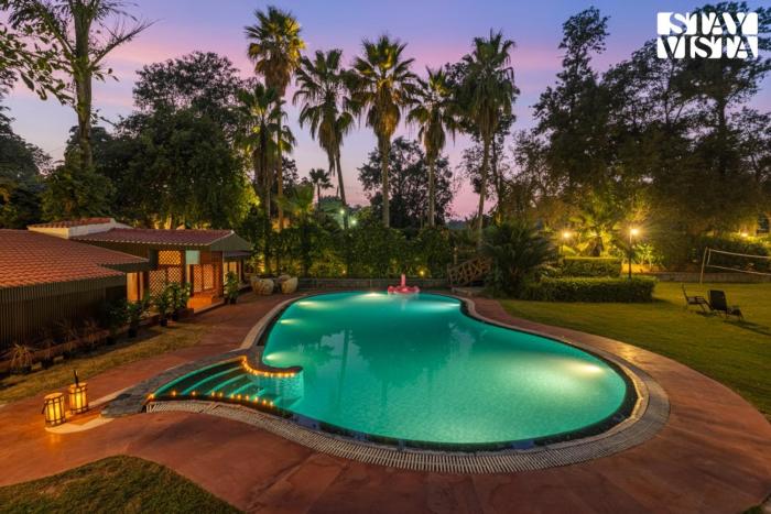 StayVista at The Birdwood Estate with Gym and Pool