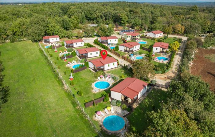 Awesome Home In Tinjan