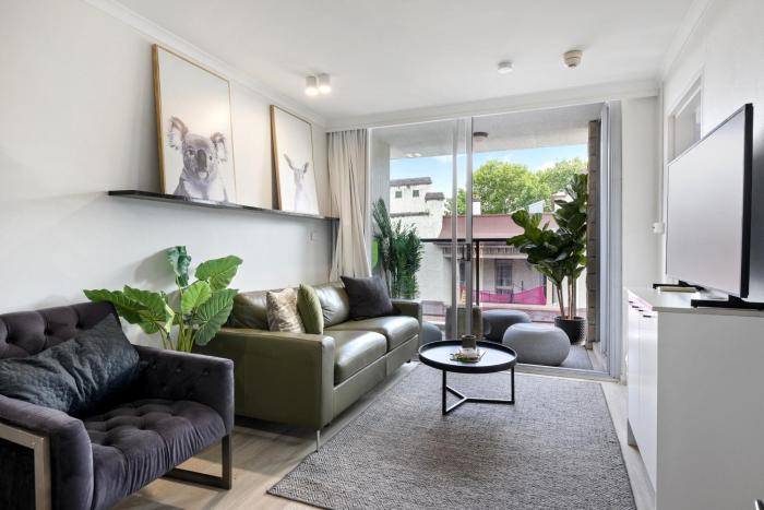 Stylish 1-Bedroom Stay with Balcony & Amenities