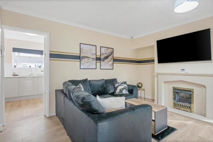 Contractors Home from Home, Free Parking, Spacious, Huge Savings