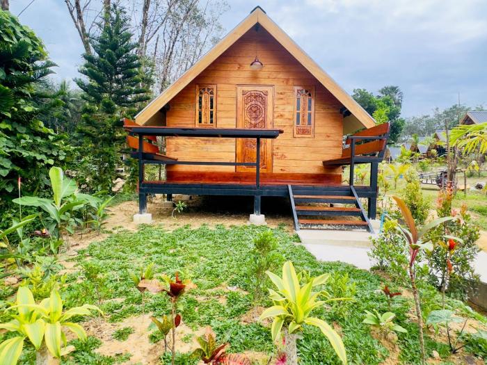 Phayam Paradise Resort