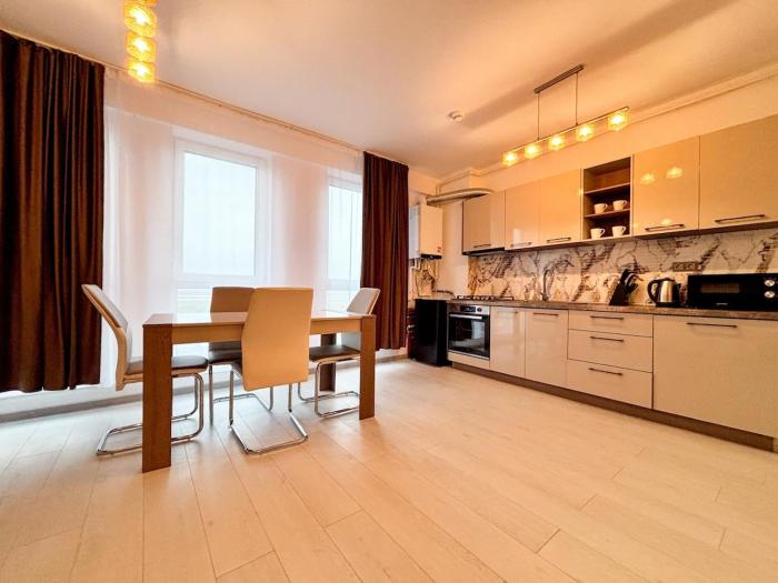 Aly Airport Apartament - Private Parking