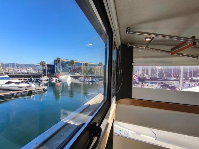 Casa Flotante en el Centro de Vigo - Different Charter