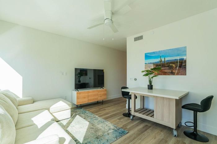 Vibrant 1BR1BA, Pool, Gym, Rooftop, Laundry, Parking