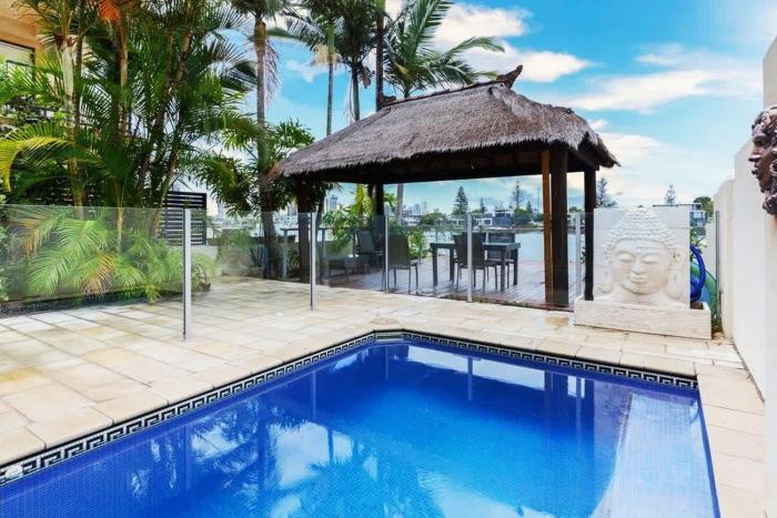 4 BR 3R Pool Near the beach