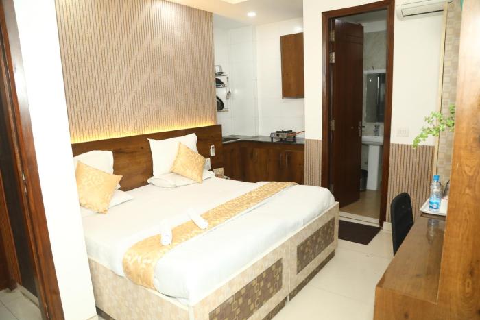 Flourish Stay Saket near Max Hospital