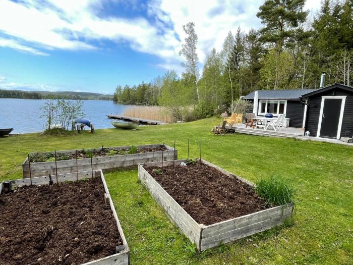 Thilens cottage by lake Bunn