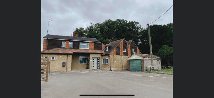 The3Squirrels Inn 8 bedrooms 10 bed