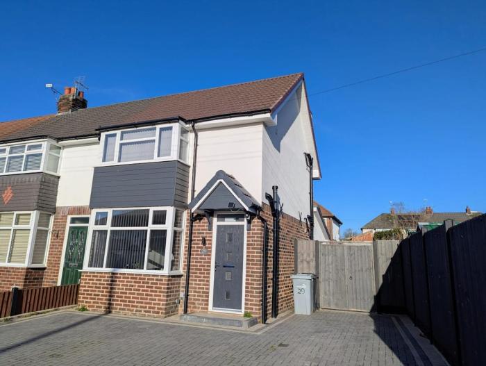 3 bedroom, 3 en-suite modern home