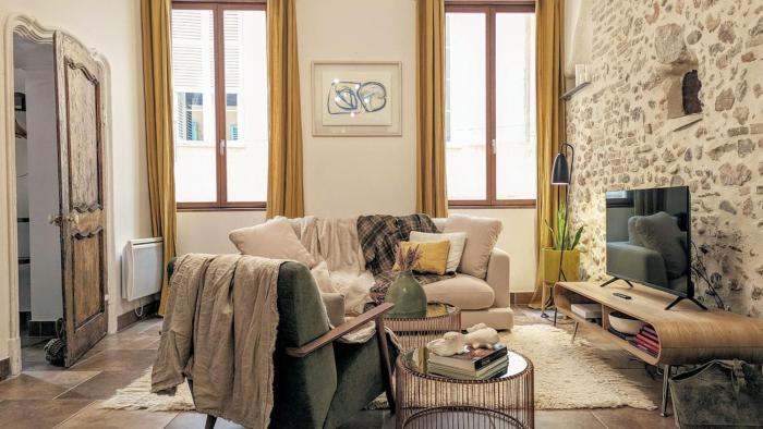 Historic Old Town Apartment with Stone Walls