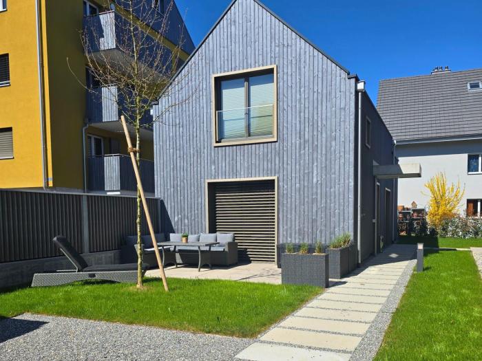 Ferienhausträume - ebenerdiges Bodensee Apartment mit Garten und großer Terrasse mit Grill