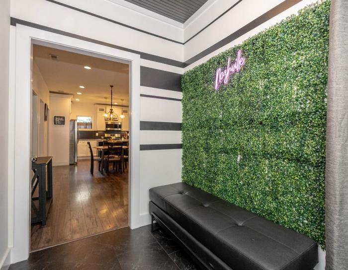 Broadway Breeze Escape Modern Nashville Comfort