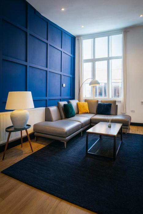 The Savoy Suite, King Size 2 Bedroom by The Hive WA1