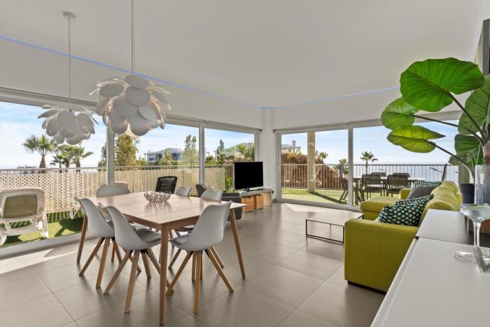 Luxury Apartment With Sea View