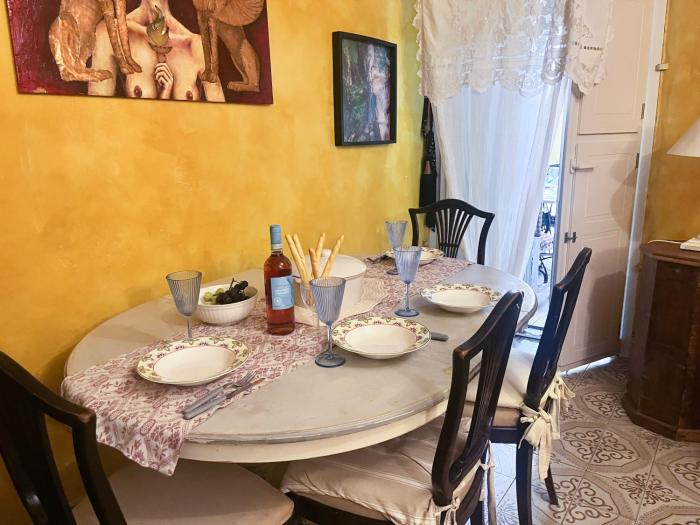 Heart of Florence Serragli Apt 10 from Ponte Vecchio