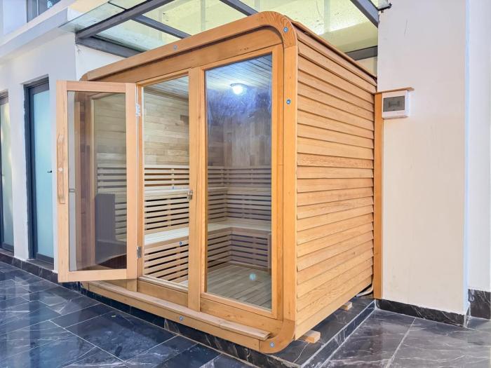 Pinecrest View Apartment