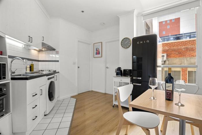 Central CBD Apartment - Flinders St & Fast WiFi!