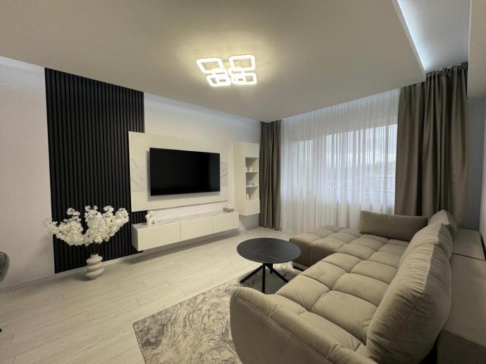 Panoramic SkyView Apartment