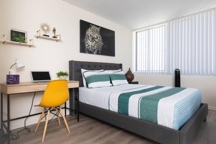 Wake Up to Waves – Beachside Bliss In Santa Monica